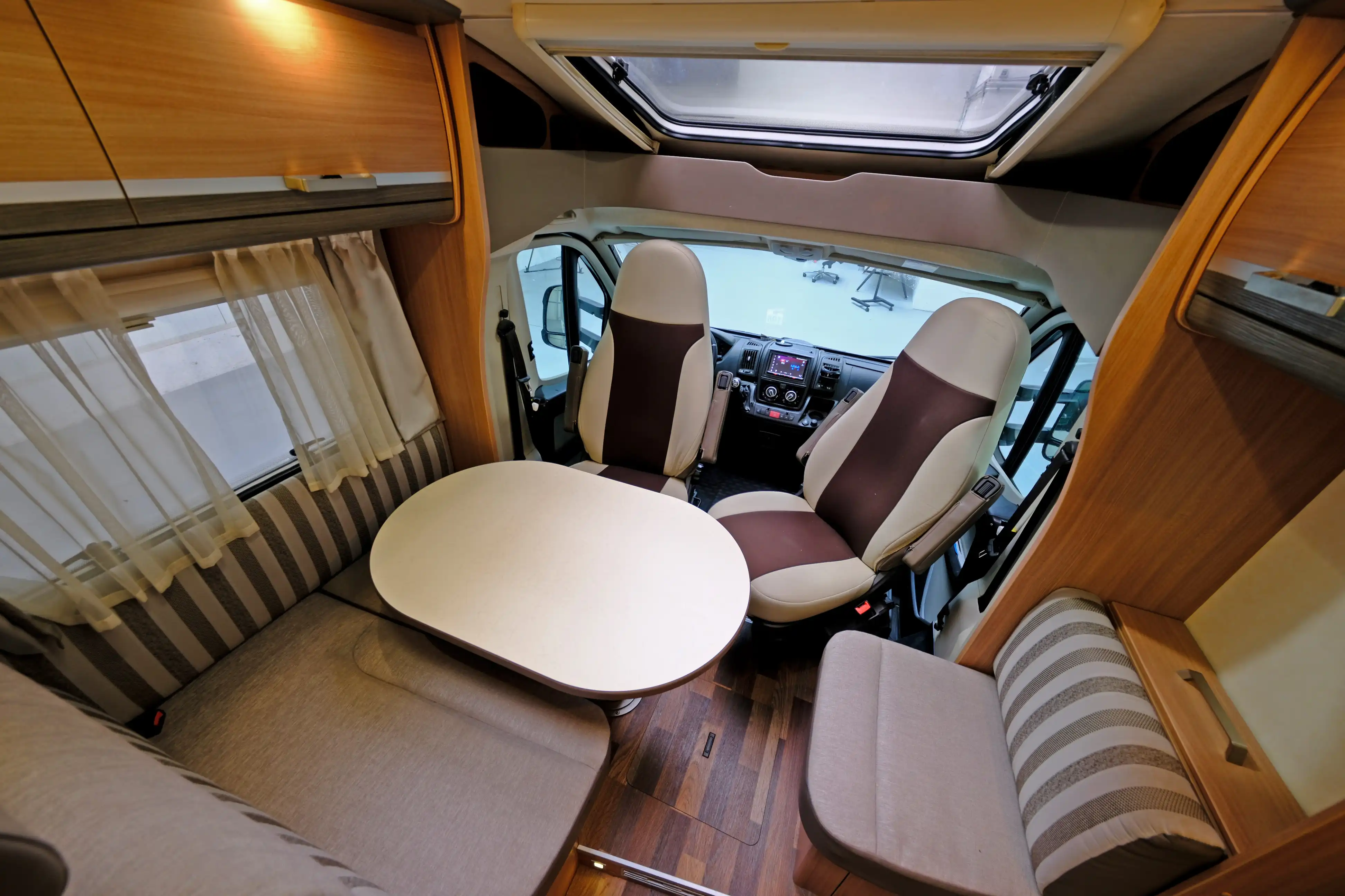 KNAUS SKY TI 700 MEG